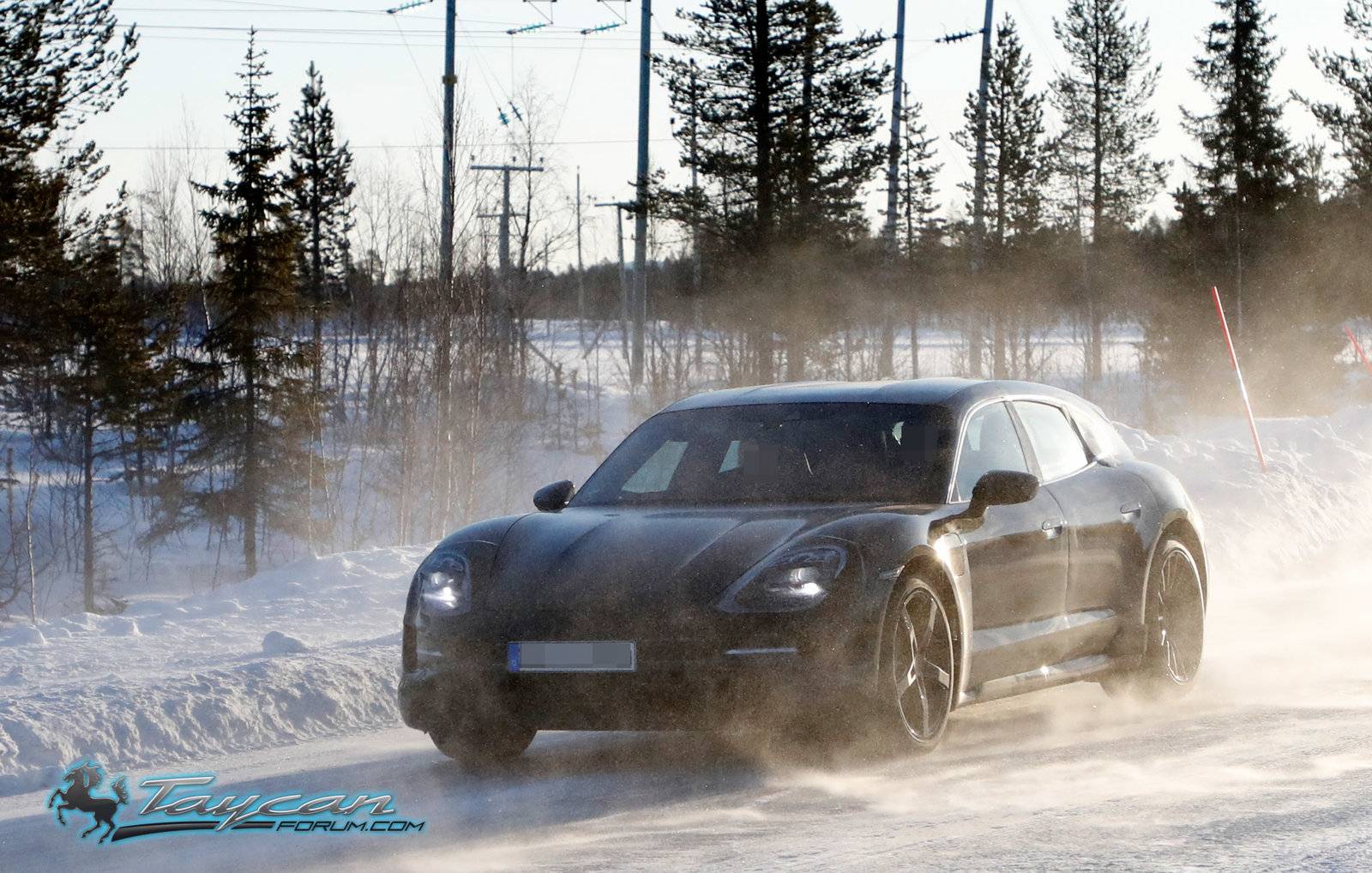 Porsche Taycan Porsche Taycan Sport Turismo Wagon Caught Winter Testing in Sweden Porsche Taycan Sport Turismo less camo 4