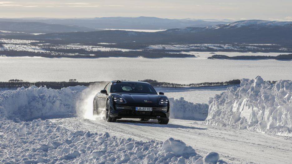 Porsche Taycan CNET Rides & Reviews Top-Trim Porsche Taycan "Turbo" 2020-porsche-taycan-first-ride-105