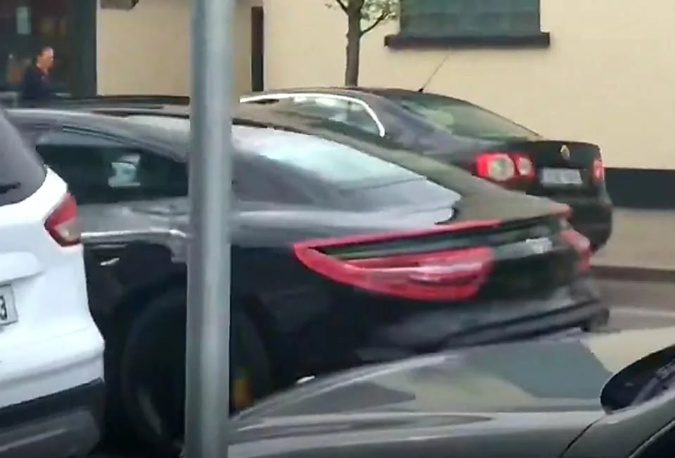 Porsche Taycan Taycan Overall Profile porsche-taycan-prototype-shows-production-lights-in-traffic-looks-sleek_2