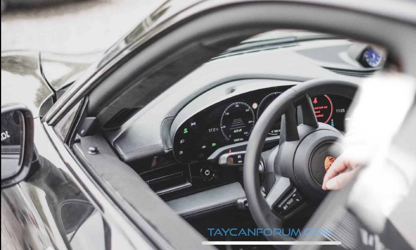 Porsche Taycan Taycan production interior spied! Porsche Taycan Production Interior2