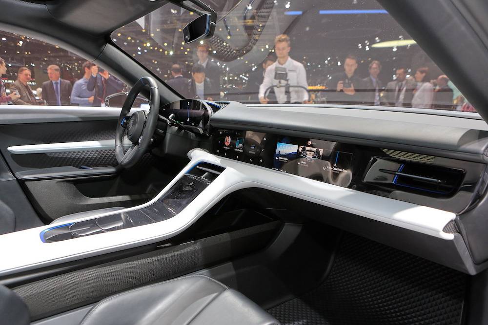 Porsche Taycan Taycan production interior spied! Porsche-Mission-E-Cross-Turismo-Concept-18-1