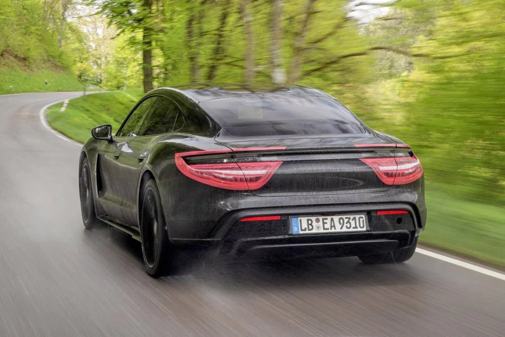 Porsche Taycan Taycan drops camo revealing headlights, tail lights, rear side window 02_18