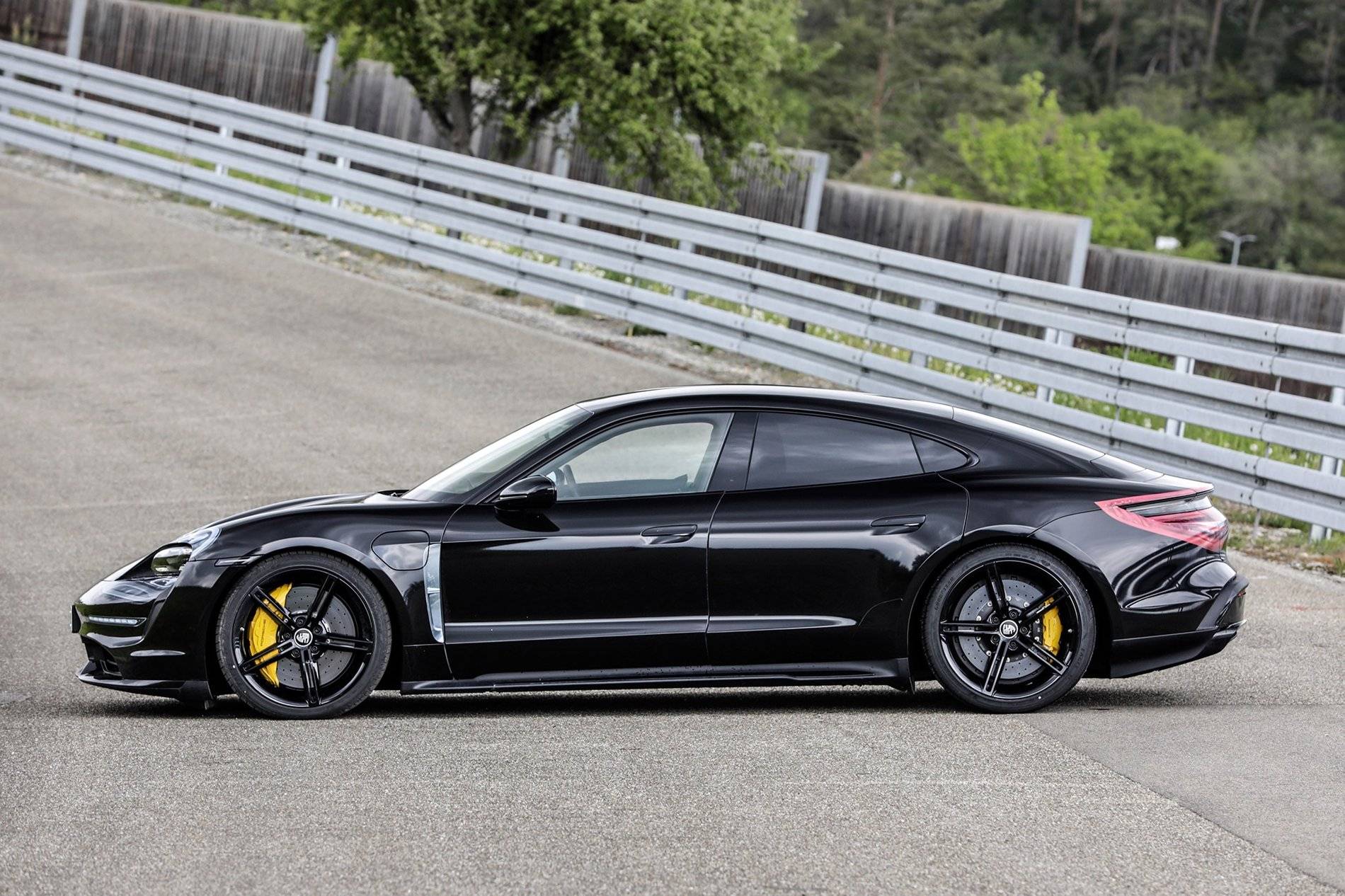 Porsche Taycan Automobile Mag Taycan review: The Porsche Taycan Turbo Redefines Speed and Acceleration Porsche-Taycan-02