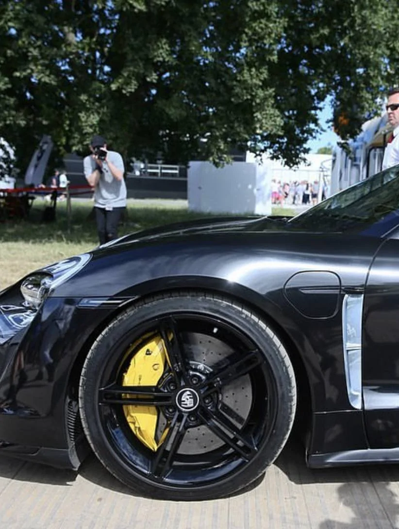 Porsche Taycan Taycan at FOS Goodwood BC5DB373-79D3-4C82-9FF3-0942EF0A1D4A