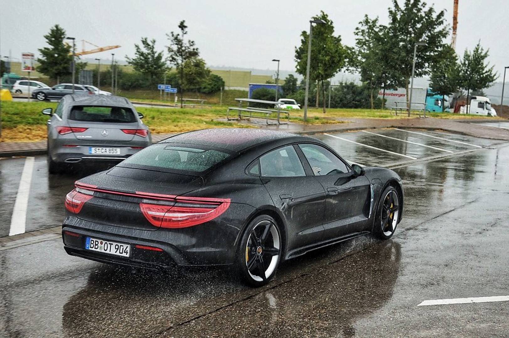 Porsche Taycan 2020 Porsche Taycan spy pics & videos 66414197_404745890139182_2225225539873475752_n