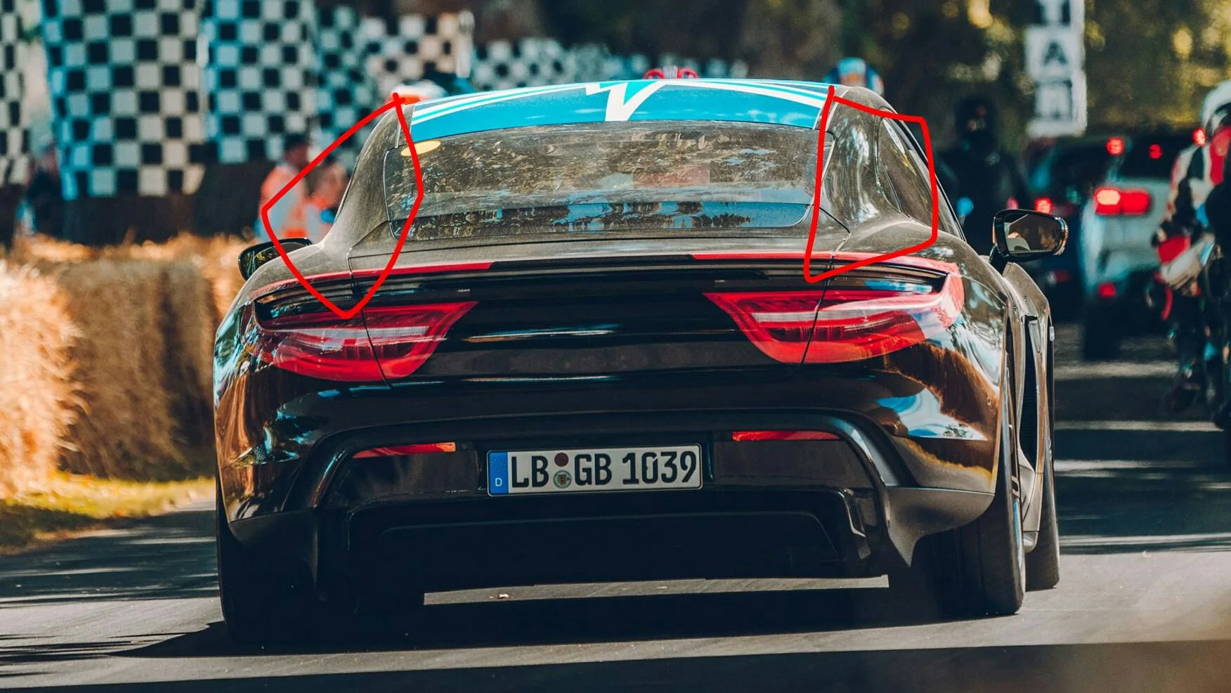 Porsche Taycan 2020 Porsche Taycan spy pics & videos 2019-07-12_21.50.14