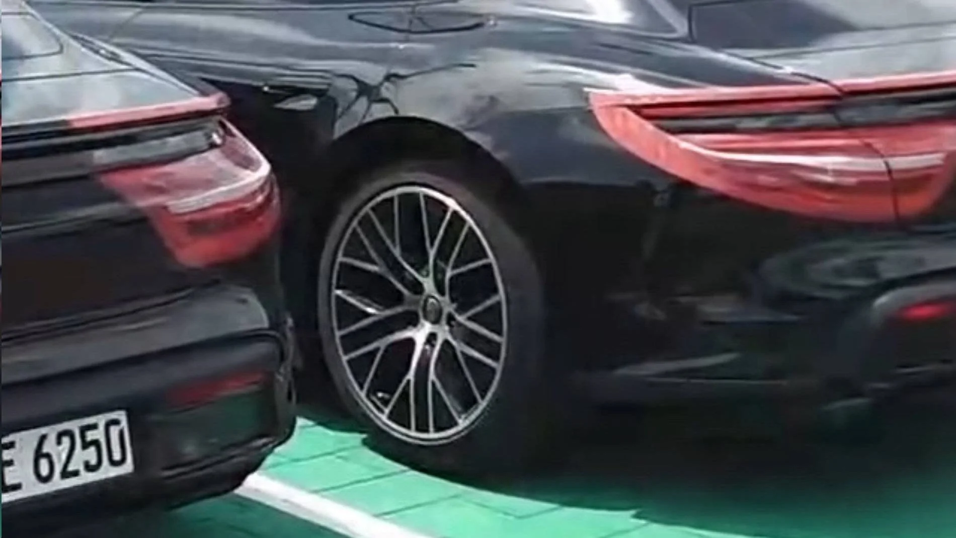 Porsche Taycan Taycan Rims. Clip_5