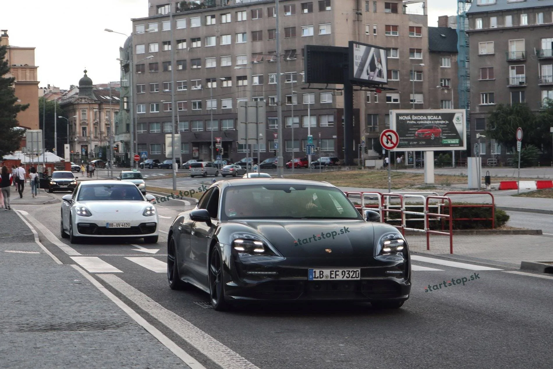 Porsche Taycan 2020 Porsche Taycan spy pics & videos Taycan1