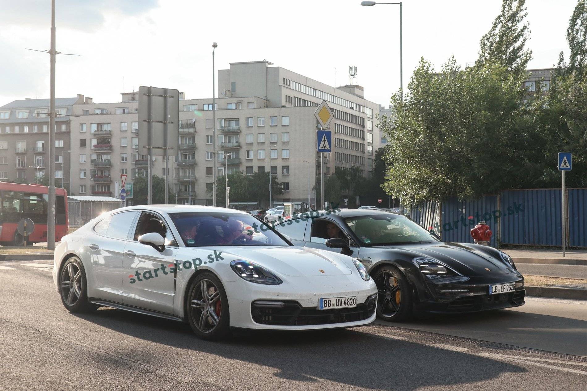 Porsche Taycan 2020 Porsche Taycan spy pics & videos Taycan3