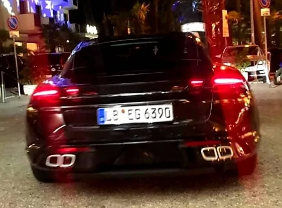 Porsche Taycan 2020 Porsche Taycan spy pics & videos 20190723_200831