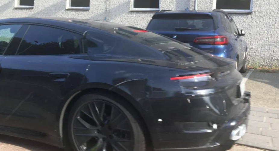 Porsche Taycan 2020 Porsche Taycan spy pics & videos Screenshot_20190725-121552