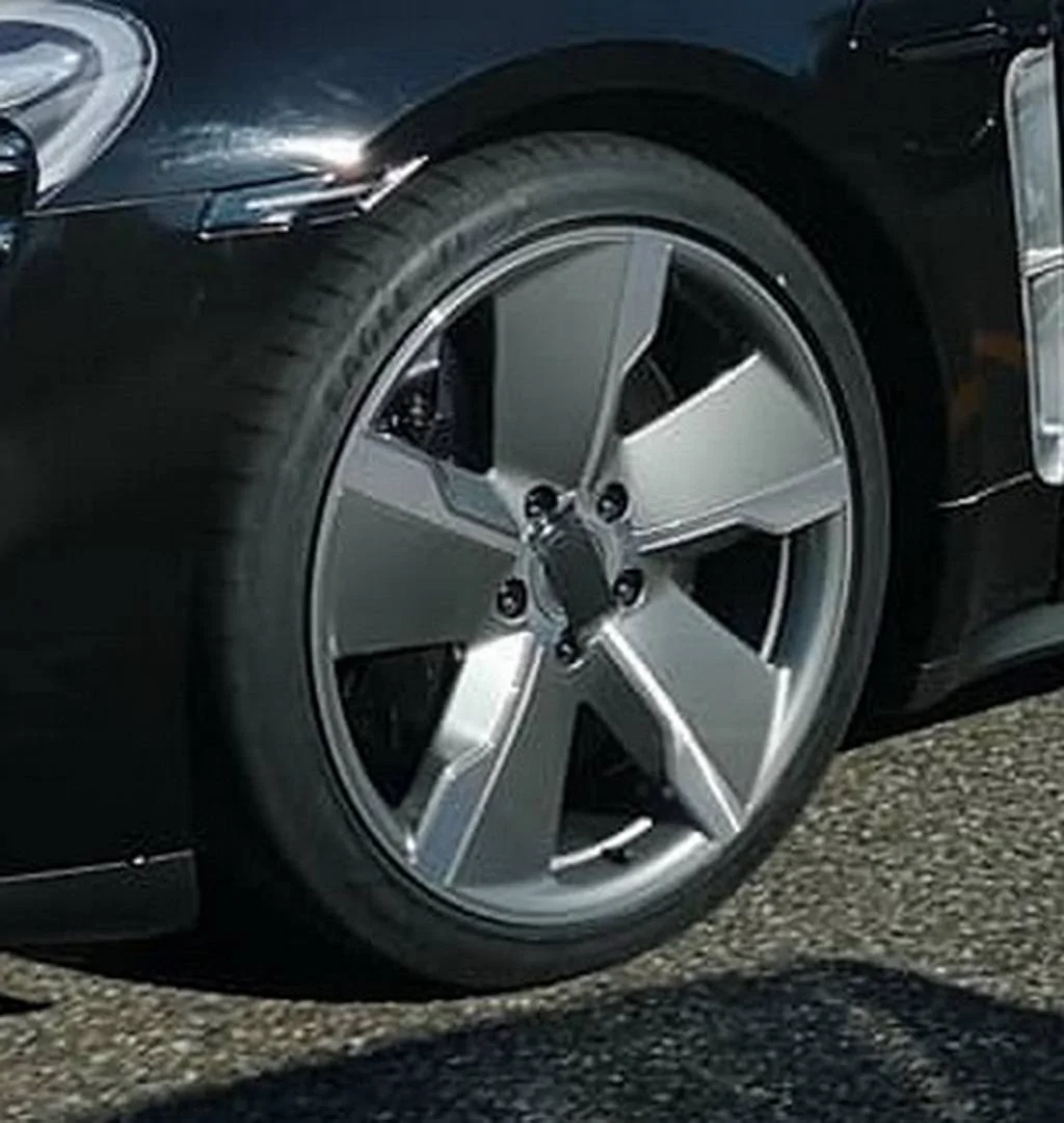 Porsche Taycan Taycan Rims. 67503598_708406356249633_7546082672686762895_n_