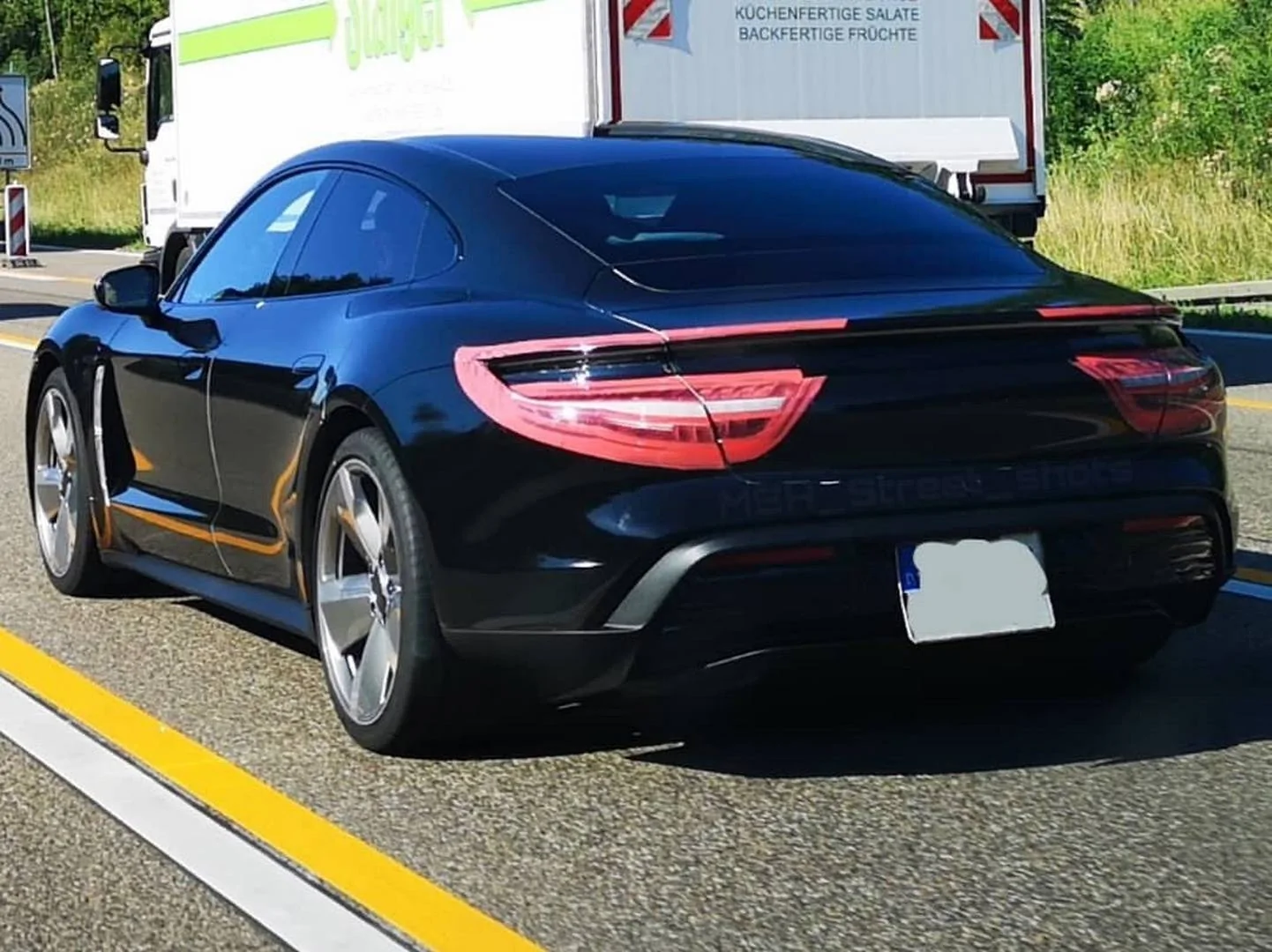 Porsche Taycan 2020 Porsche Taycan spy pics & videos 67449207_2209775262630817_6227433994567089754_n