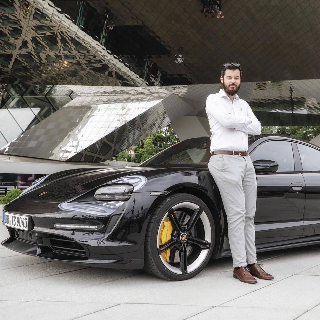 Porsche Taycan 2020 Porsche Taycan spy pics & videos 64446216_354039708819968_6541688321540146038_n