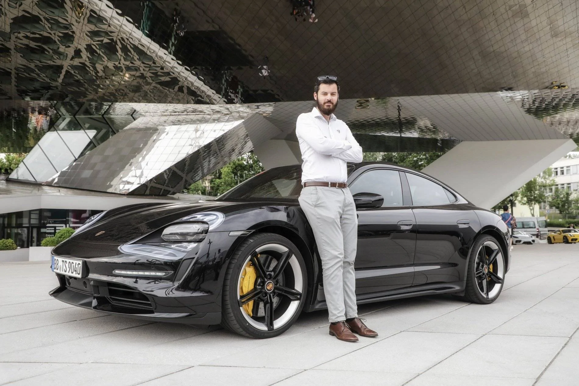 Porsche Taycan 2020 Porsche Taycan spy pics & videos EAZ6OpeWsAE3_k0