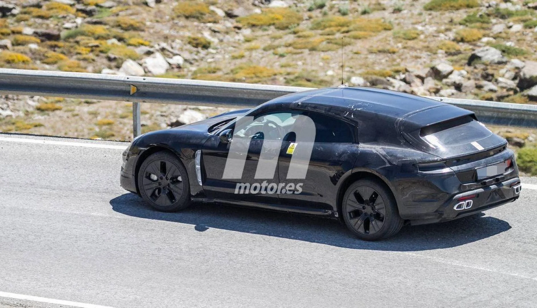 Porsche Taycan 2021 Cross Turismo Spy Pics. porsche-taycan-cross-turismo-fotos-espia-201959380-1563913291_10