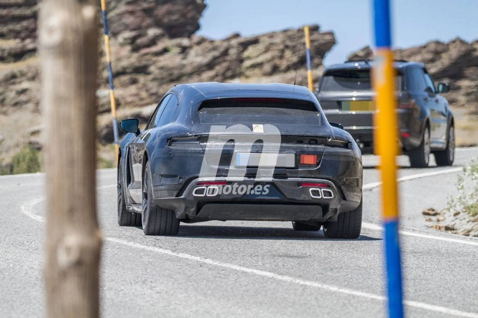 Porsche Taycan 2021 Cross Turismo Spy Pics. porsche-taycan-cross-turismo-fotos-espia-201959380-1563913318_18