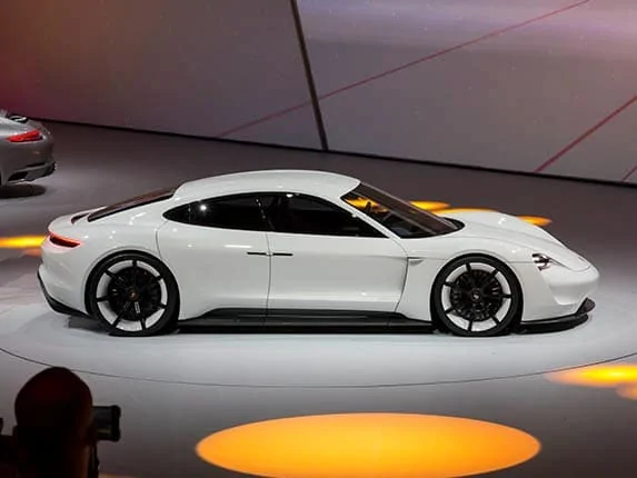 Porsche Taycan Wailing Wall of Taycan Forum FE734174-D986-4EE7-BEFA-8967925B7E9A