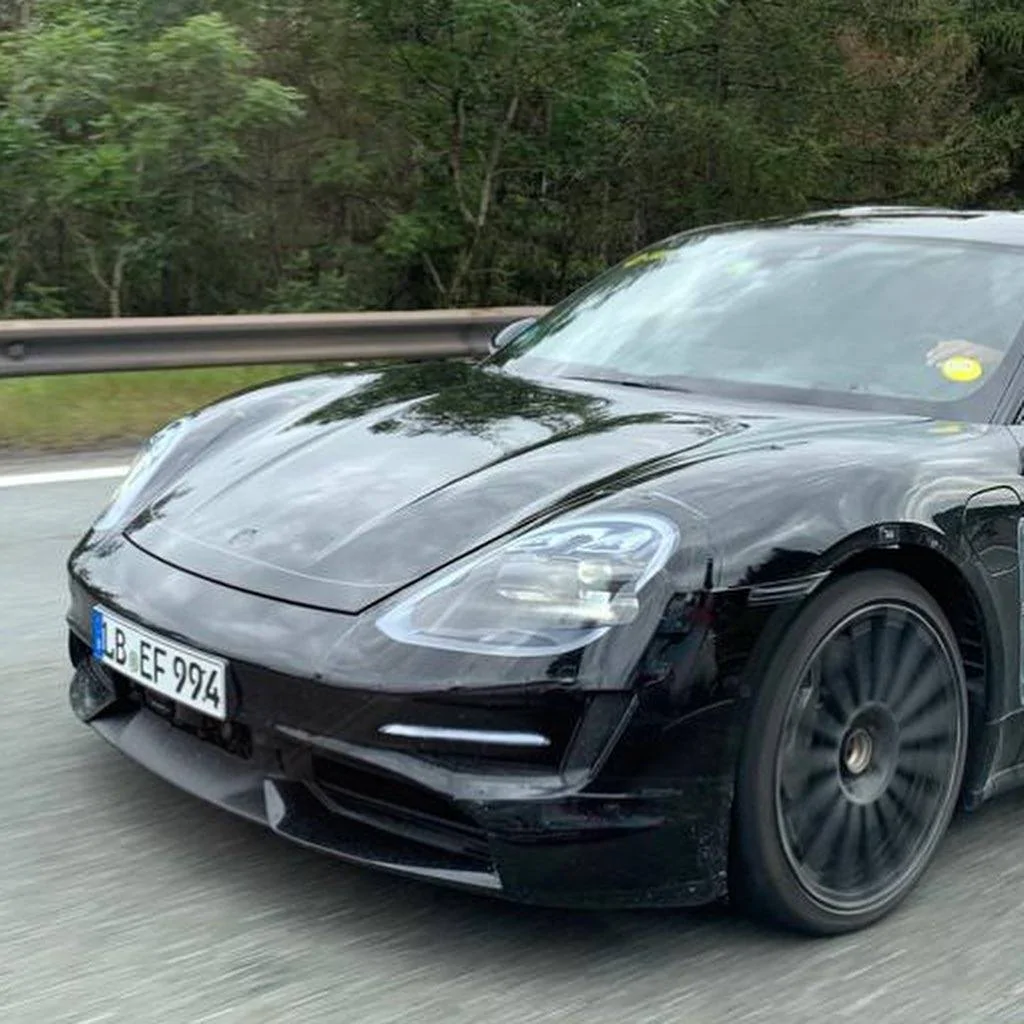 Porsche Taycan 2021 Cross Turismo Spy Pics. 67250733_365903807413014_2017397090541090491_n