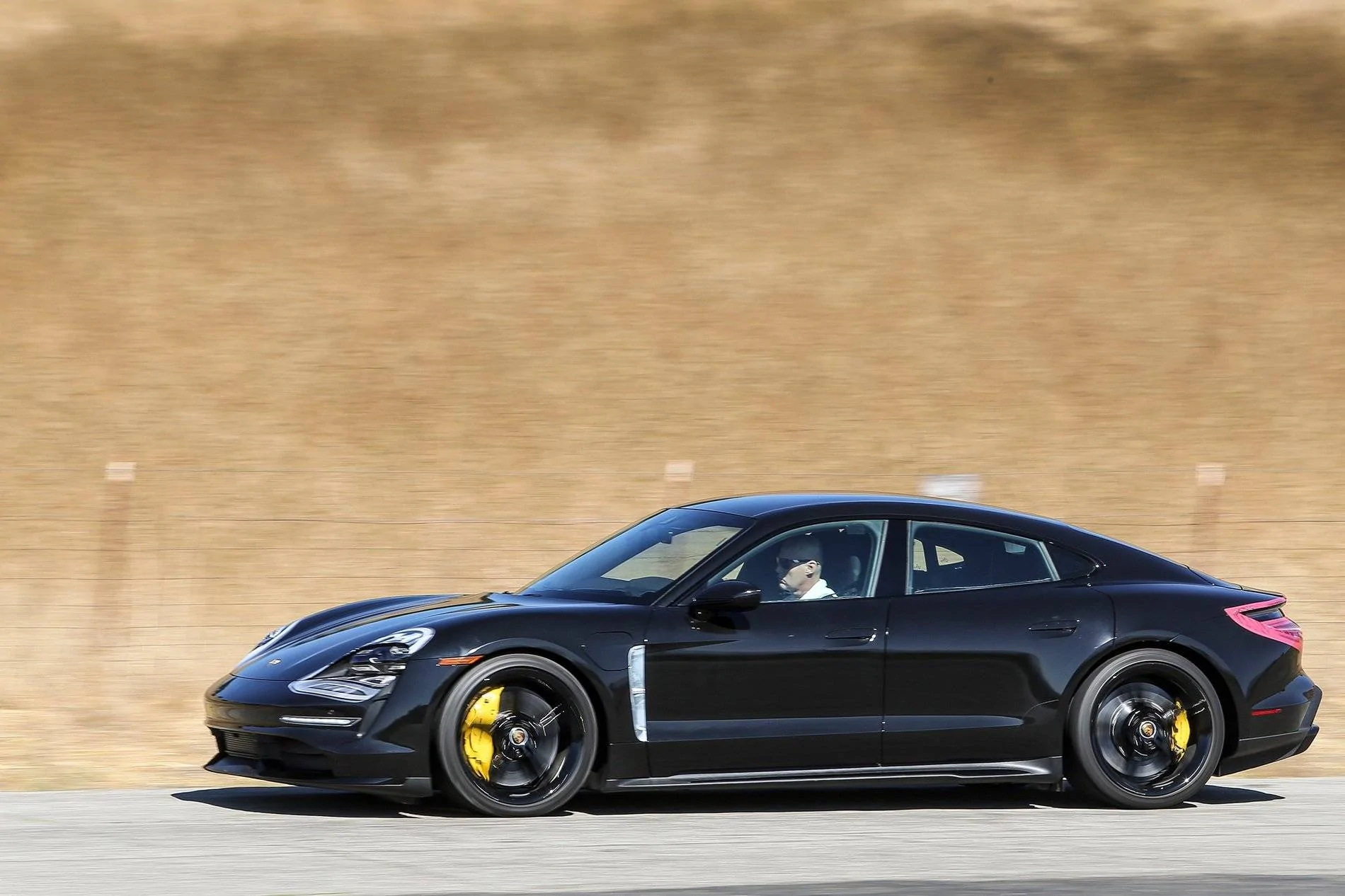 Porsche Taycan 2020 Porsche Taycan spy pics & videos Porsche-Taycan-09