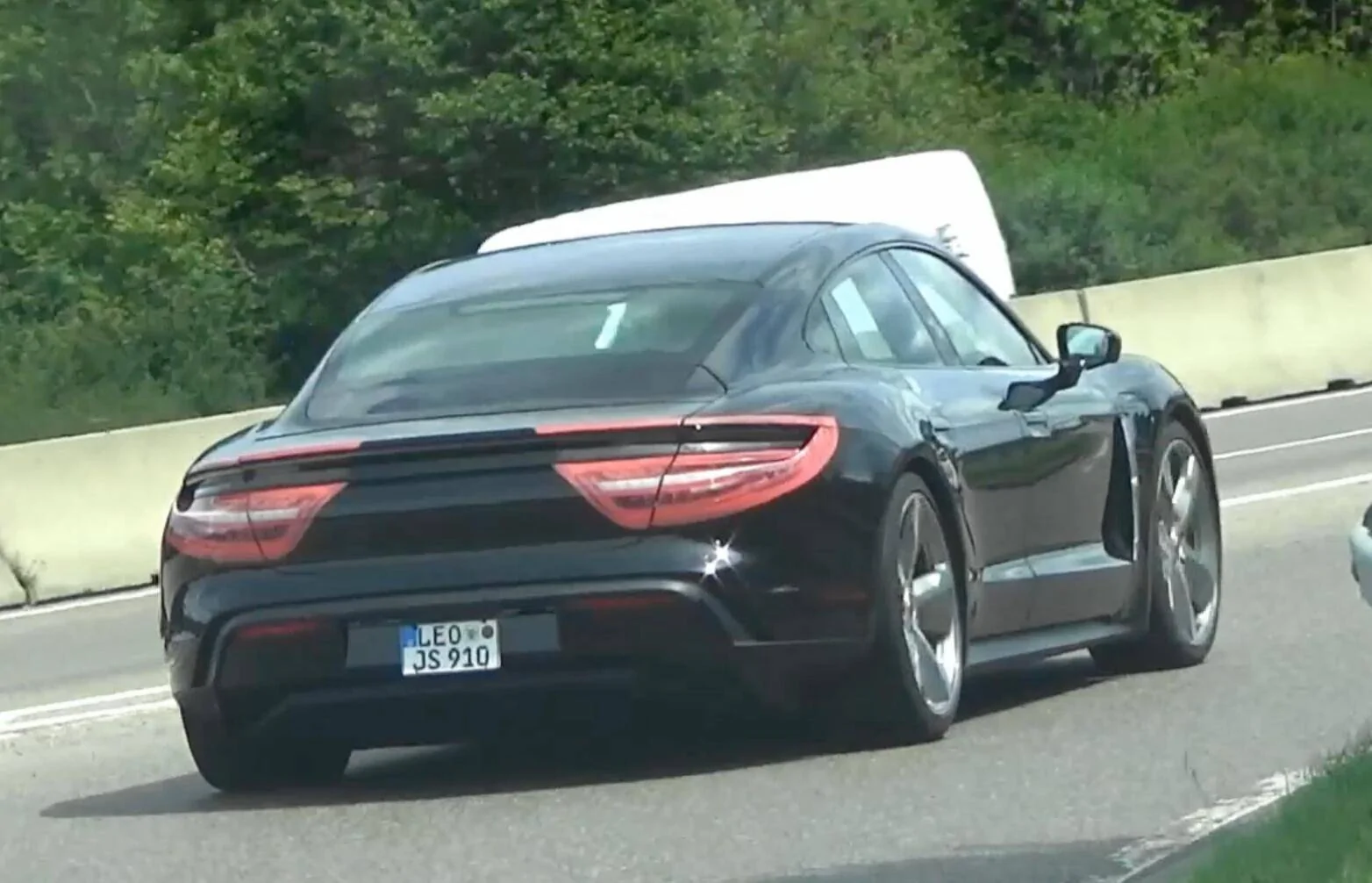 Porsche Taycan 2020 Porsche Taycan spy pics & videos Screen Shot 2019-08-17 at 9.48.34 PM