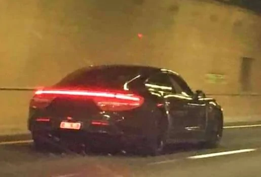 Porsche Taycan 2020 Porsche Taycan spy pics & videos 20190829_084130