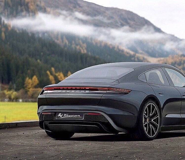 Porsche Taycan Video: Taycan Leaked and Blurred. EDjEt56WkAMoTqv