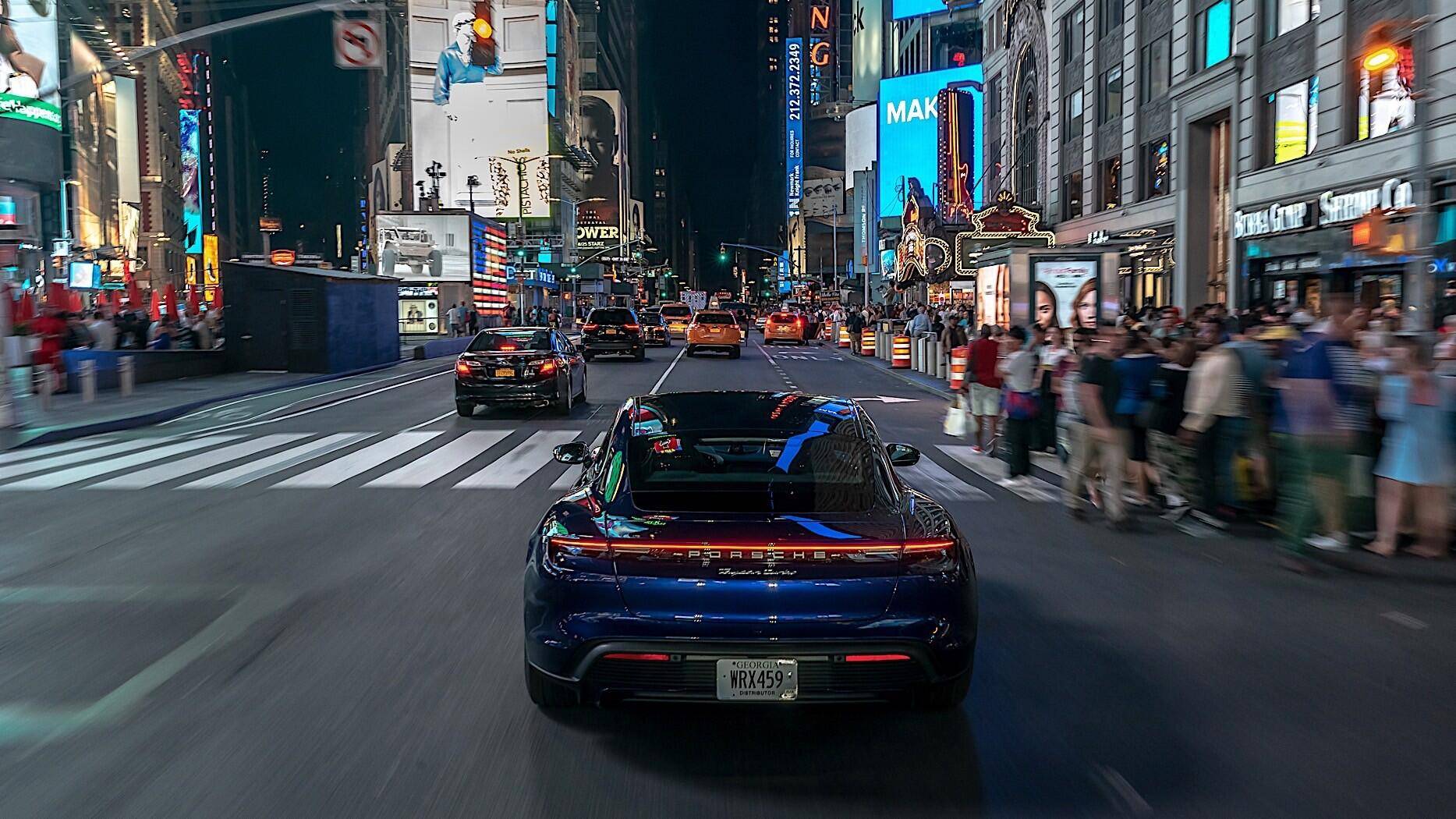 Porsche Taycan GENTIAN BLUE Taycan Club Taycan Gentian Blue2