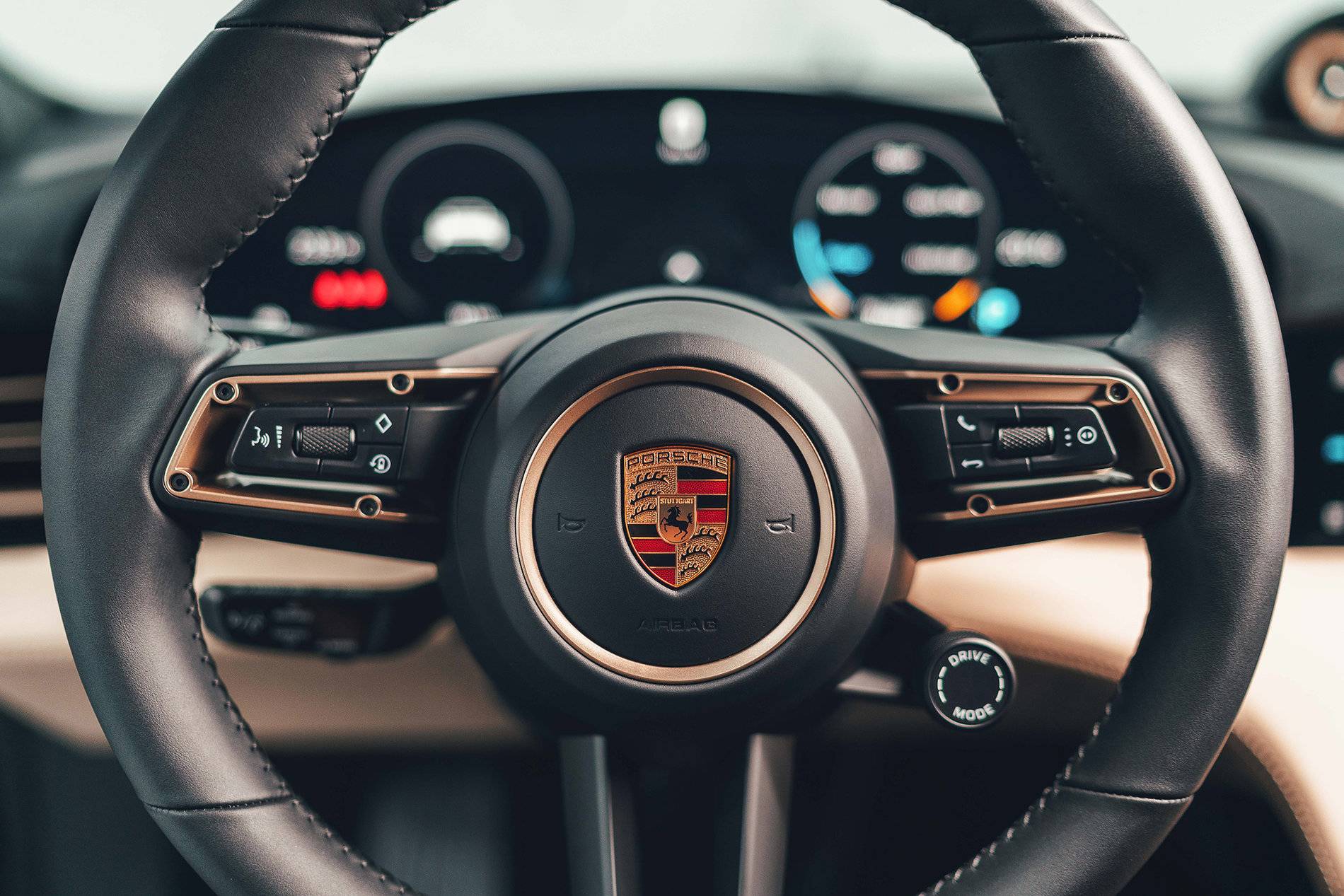 Porsche Taycan GENTIAN BLUE Taycan Club 05_6