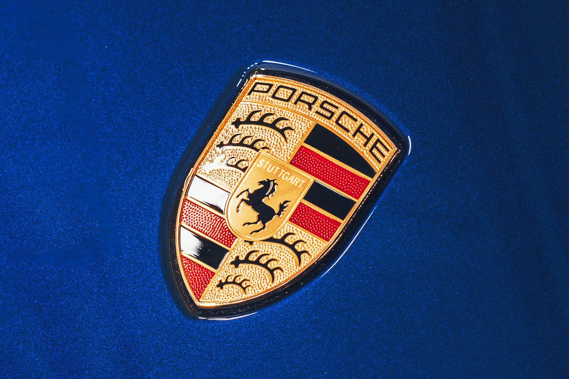Porsche Taycan GENTIAN BLUE Taycan Club 19_1