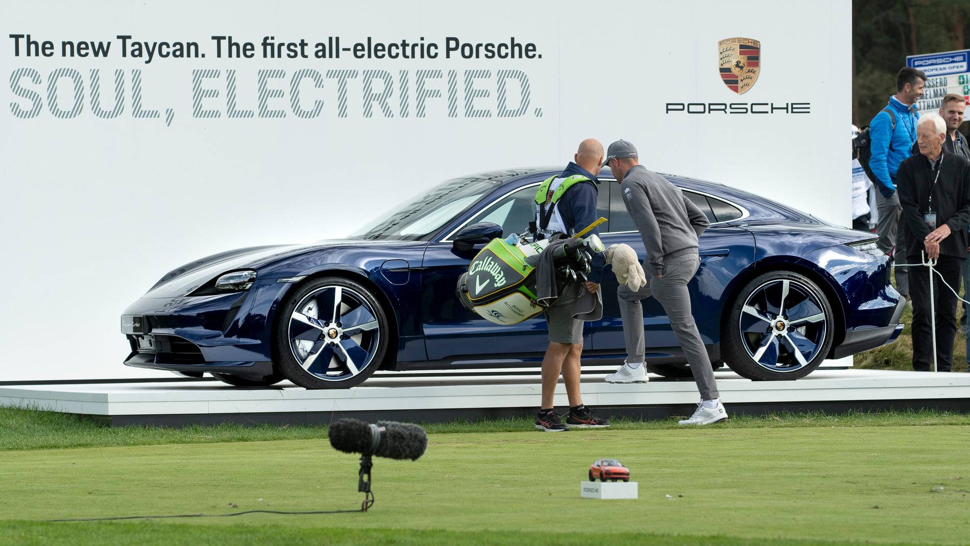 Porsche Taycan GENTIAN BLUE Taycan Club high_bernd_ritthammer_germany_taycan_turbo_porsche_european_open_hamburg_2019_porsche_a