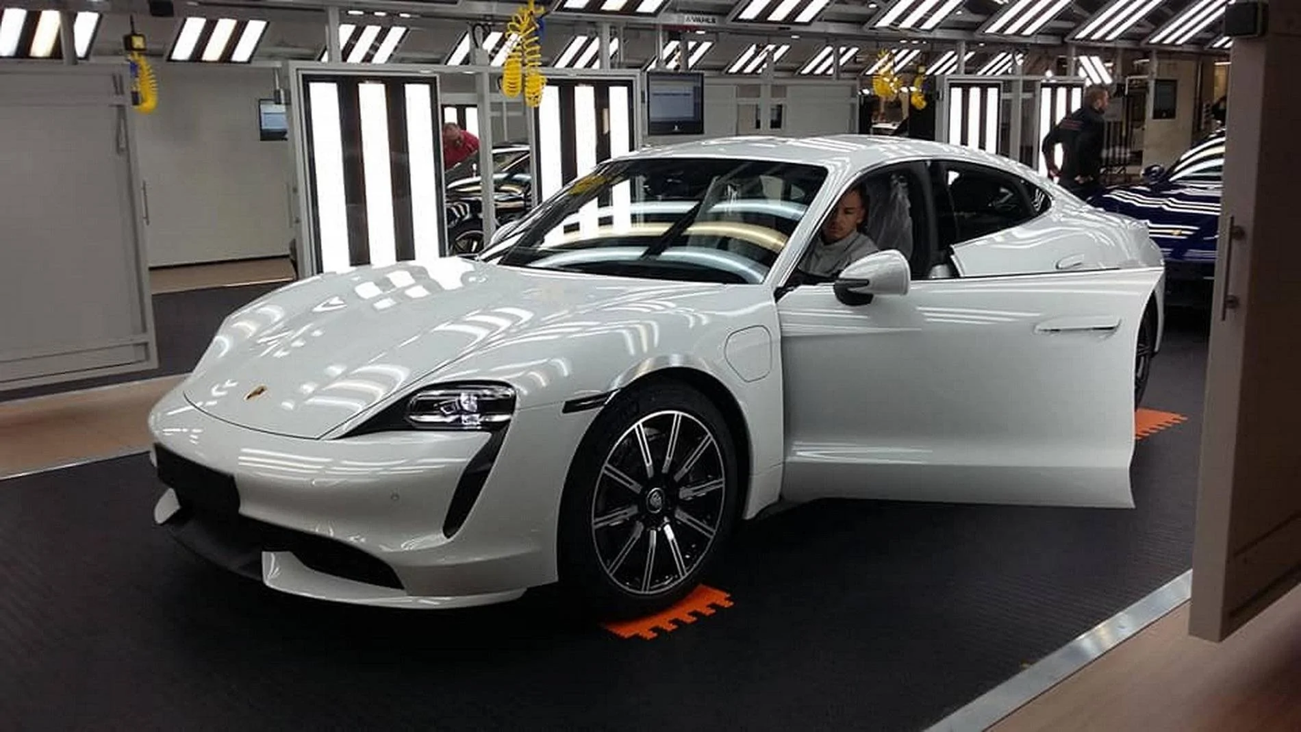 Porsche Taycan Official: Tayan Production will begin on time - September 9 70376330_1233229593522924_1642288592254402560_n