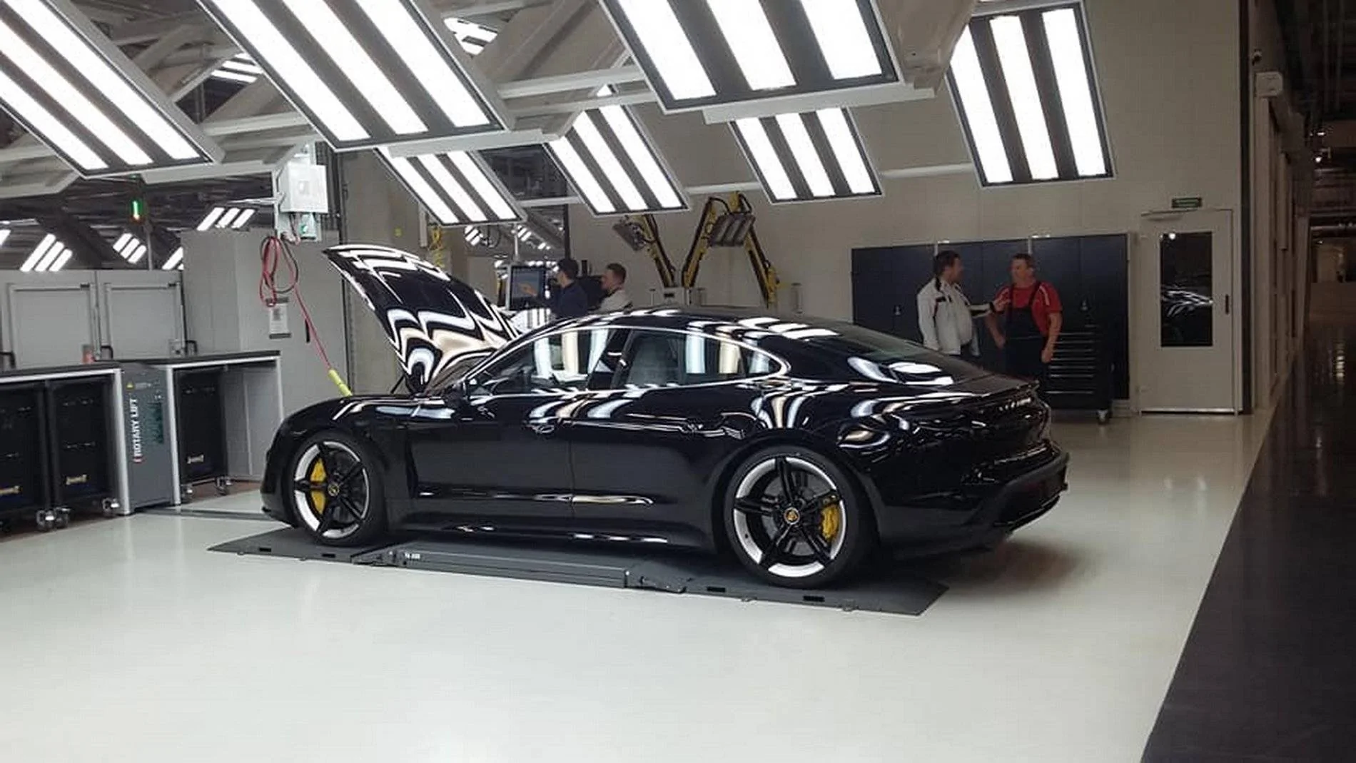 Porsche Taycan Official: Tayan Production will begin on time - September 9 70989751_1233229536856263_9065785855653707776_n