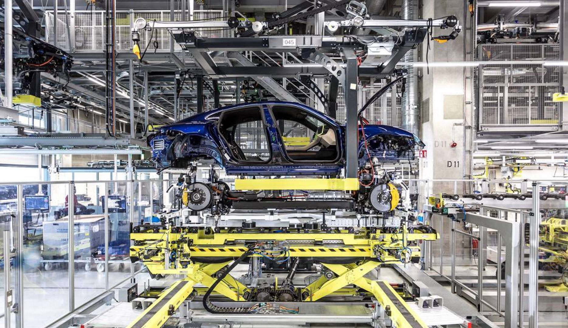 Porsche Taycan Official: Tayan Production will begin on time - September 9 EEAyxsdWwAUwoN3