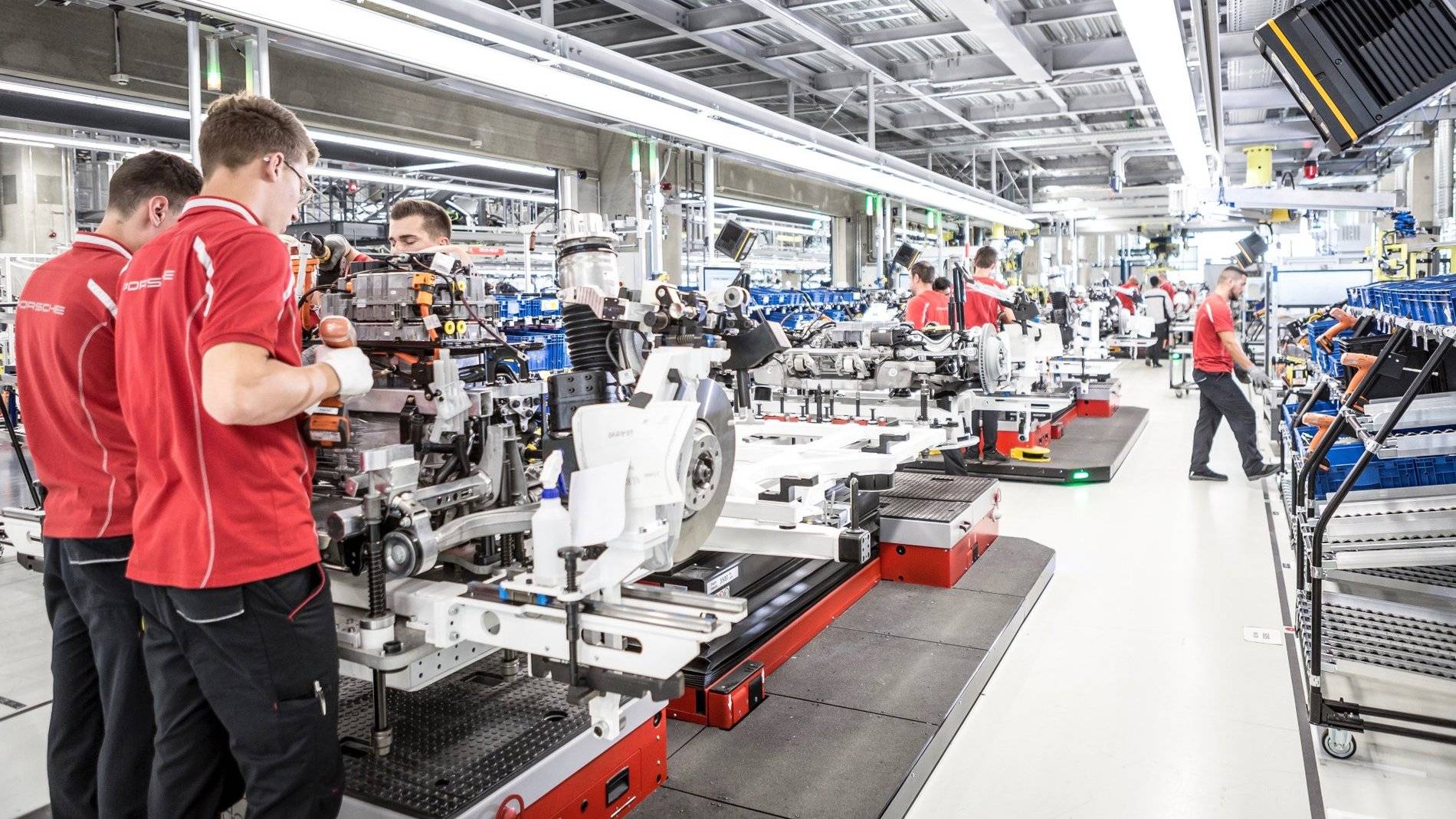 Porsche Taycan Official: Tayan Production will begin on time - September 9 EECF1UvW4AEAHa1