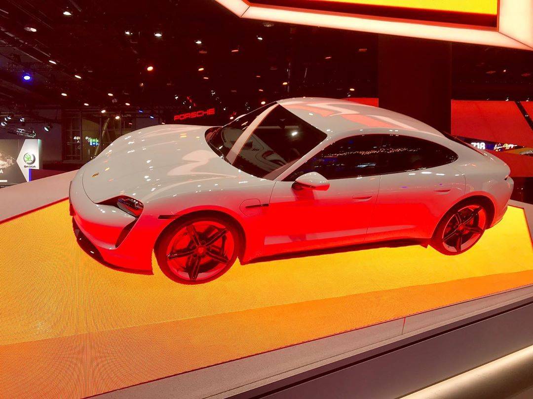 Porsche Taycan Frankfurt 2019 68936658_925681314448813_2015678765069850034_n