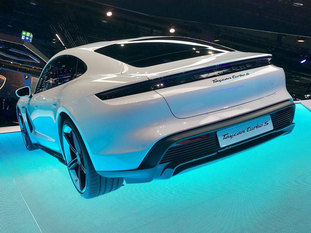 Porsche Taycan Frankfurt 2019 70673683_567415950668312_1996102800101400194_n