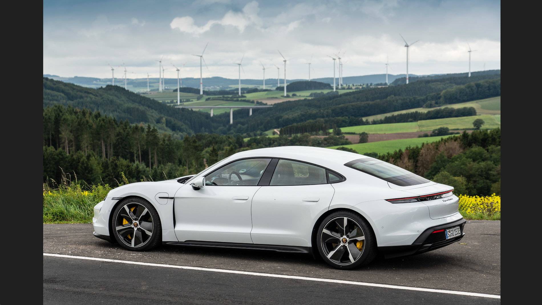Porsche Taycan Nice video Clip_7
