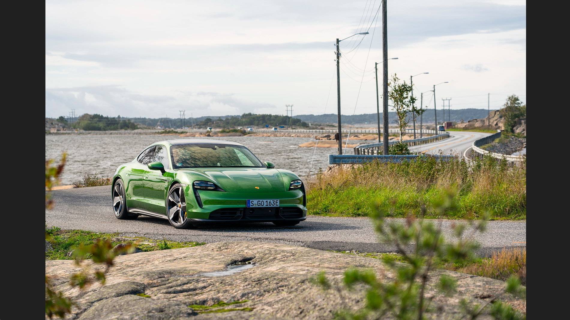 Porsche Taycan MAMBA GREEN Taycan Club Clip_5