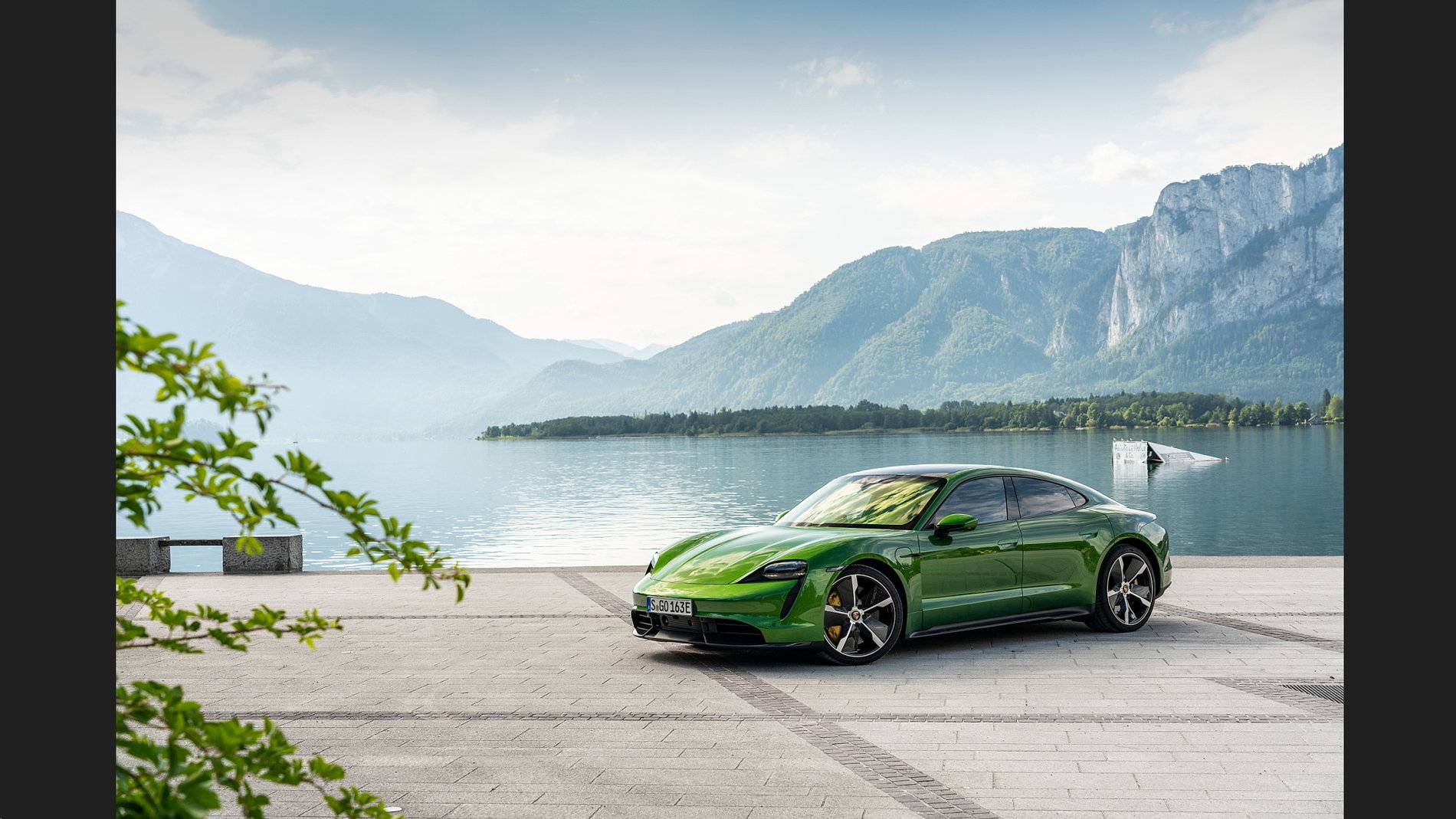 Porsche Taycan MAMBA GREEN Taycan Club Clip_6