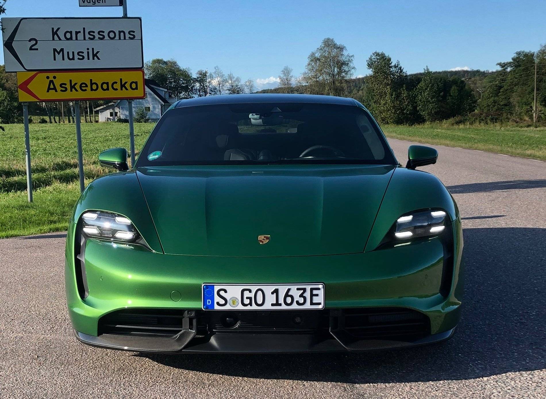 Porsche Taycan MAMBA GREEN Taycan Club taycan mamba green2