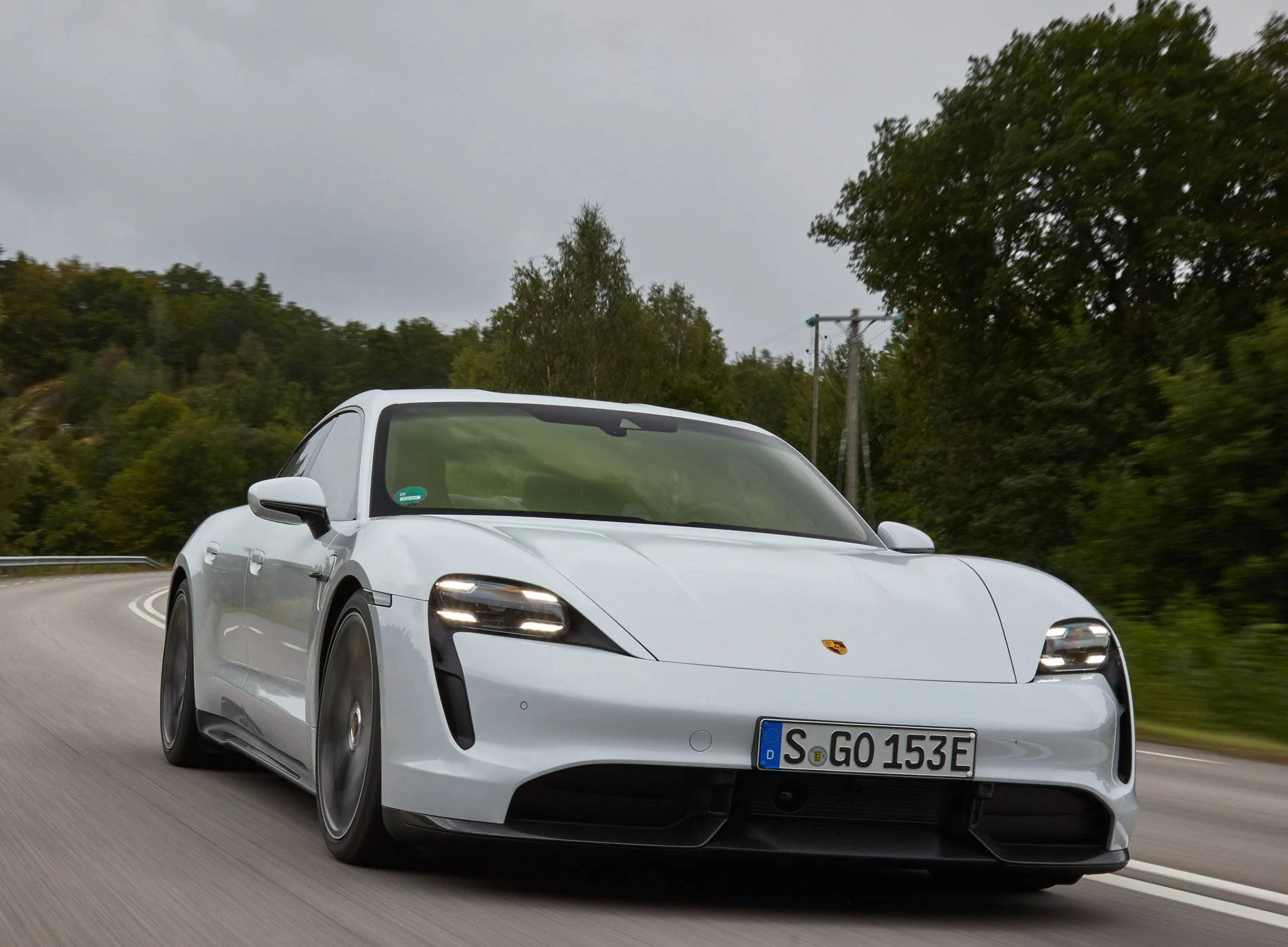 Porsche Taycan Taycans spotted in the wild S19_4946_fin