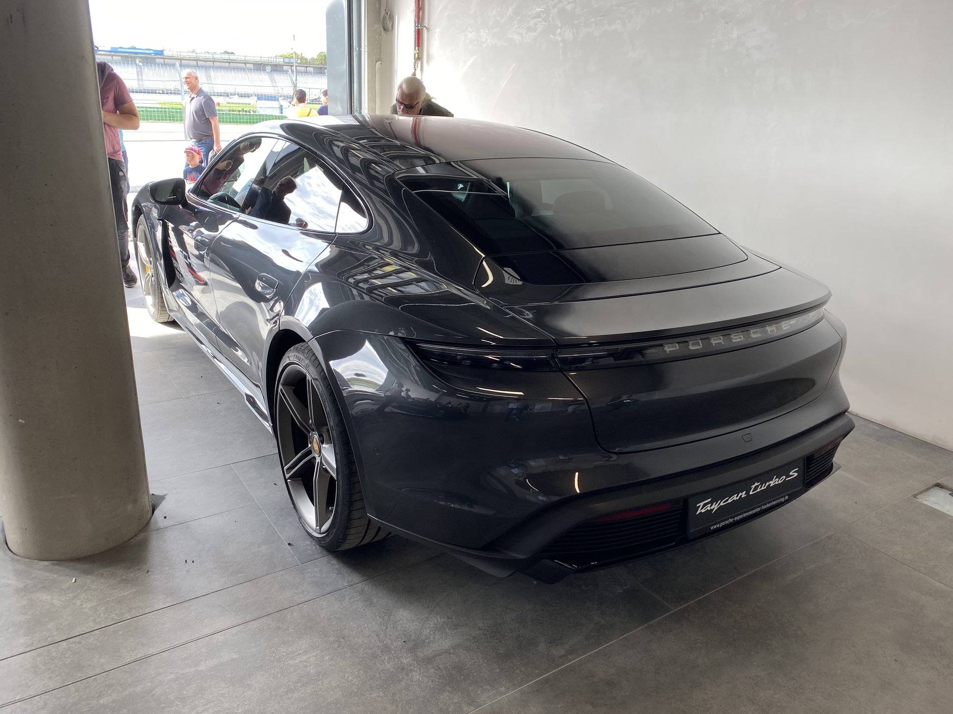 Porsche Taycan 2020 Porsche Taycan: Official Specs, Info, Wallpapers, Videos 49153175-07A0-472D-B4F2-954FC2225B8D