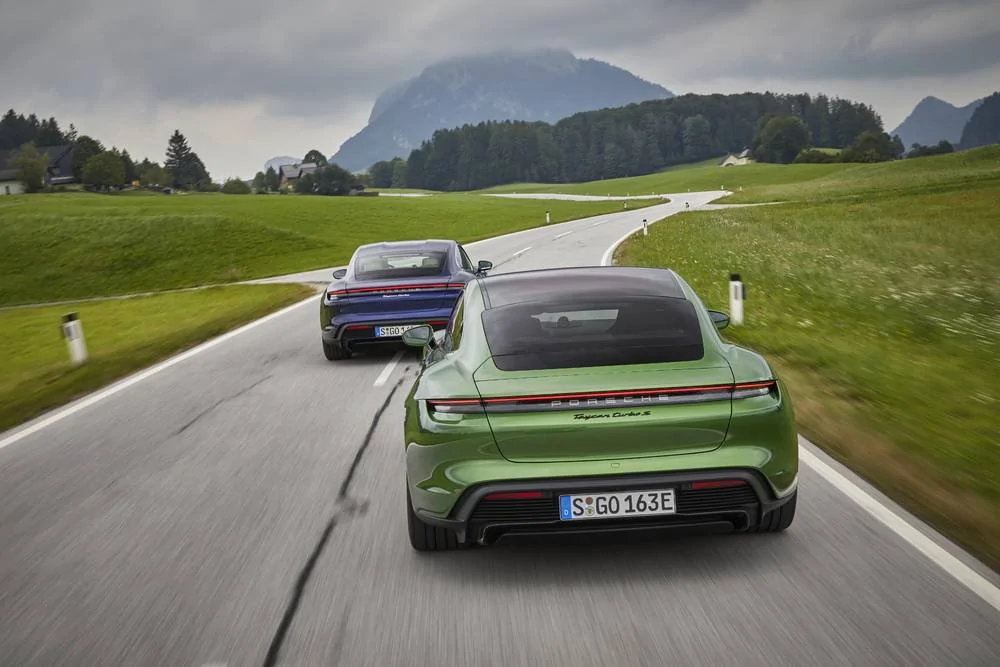 Porsche Taycan Taycan Turbo S crushes Tesla Model S P100D in drag race Download?OpenAgent&attachmentid=1663045&show=1