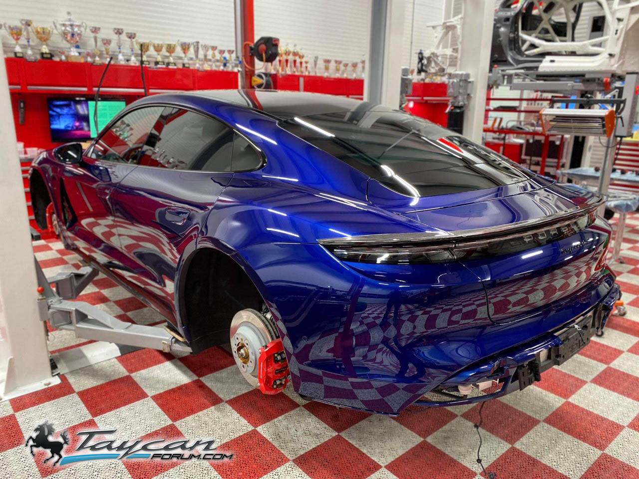 Porsche Taycan ZYRUS aftermarket carbon fiber parts bodykit released for Taycan (updated with real life pics & videos) zyrus-taycan-rear-carbon-fiber-trunk-spoiler-
