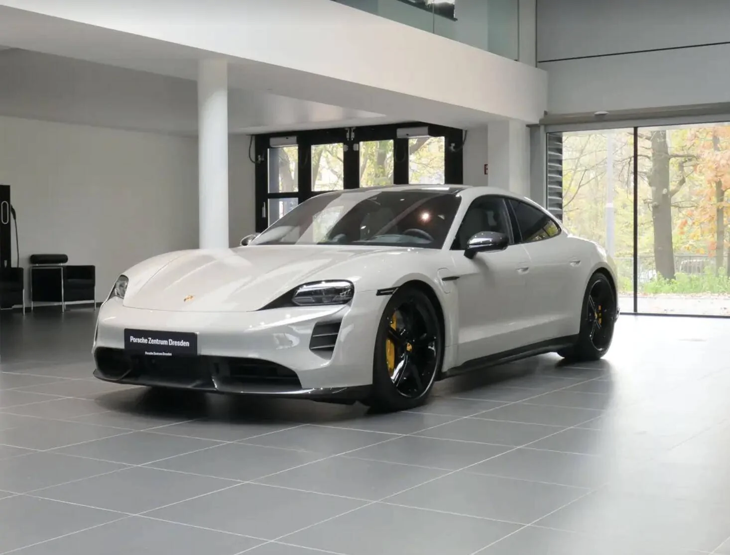 Porsche Taycan CHALK Taycan Club Screenshot 2020-11-11 at 20.48.46