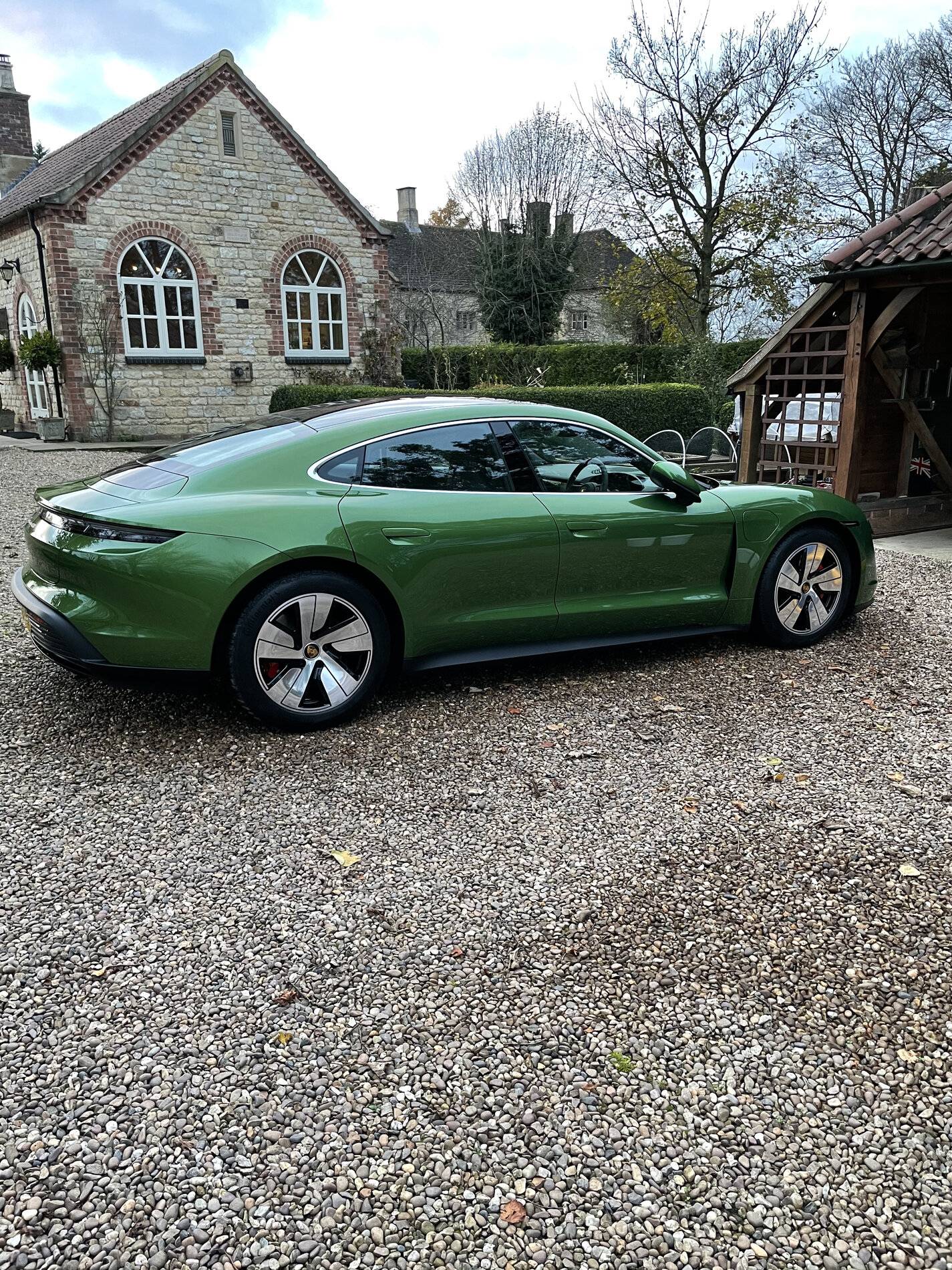 Porsche Taycan Mamba Green 4S at the dealership FA018409-2C77-473B-8634-09D74E58DDAE