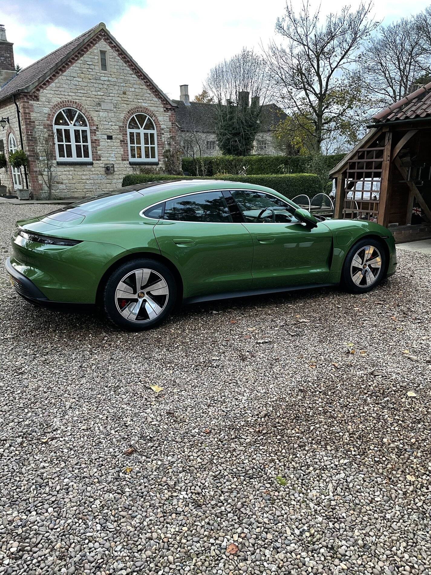Porsche Taycan MAMBA GREEN Taycan Club C8BAFFF6-5F88-4486-9331-1B61468429D6