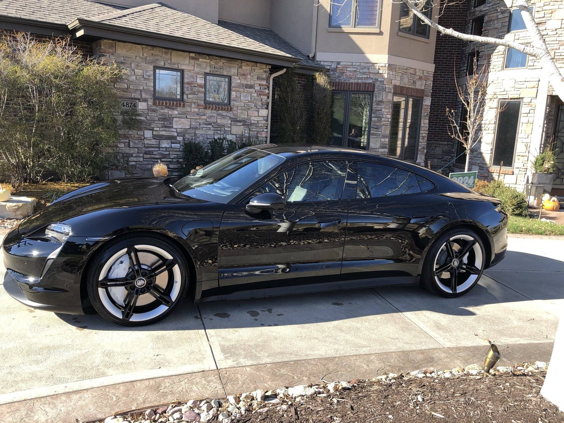 Porsche Taycan Members Say Hello Here! 89DE6794-8FB7-4F28-8F50-DFD30A382028
