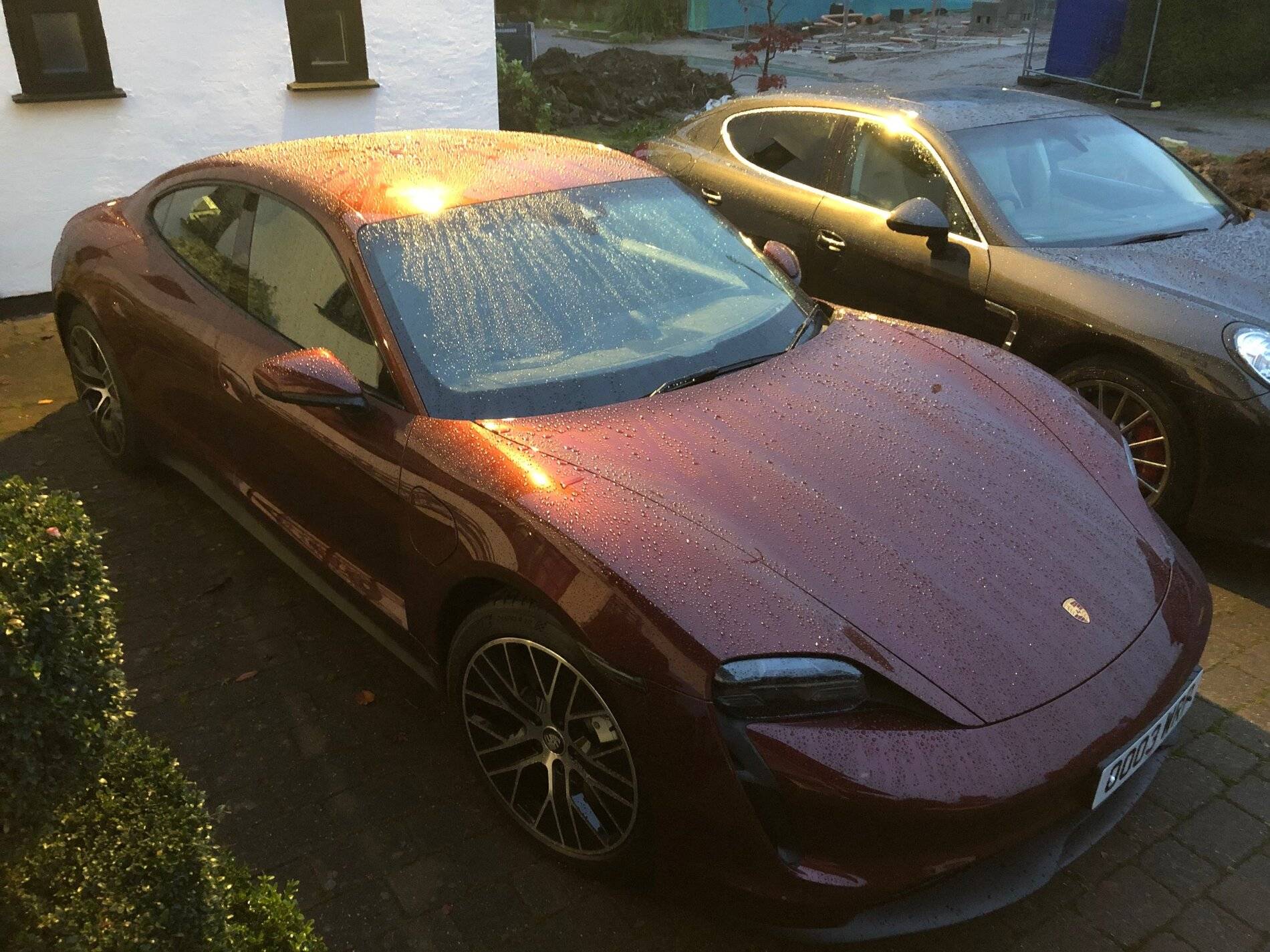 Porsche Taycan Cherry Red IMG_1427